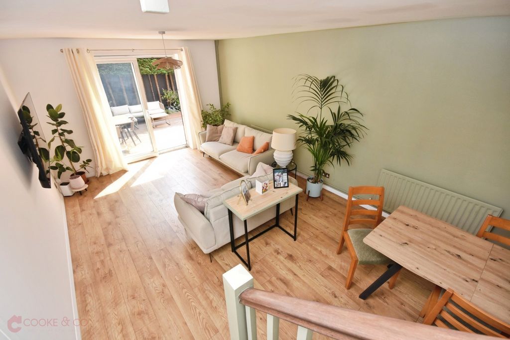 Property photo 3 of 17