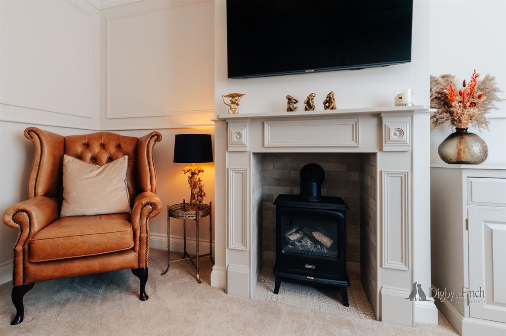 Property photo 2 of 32