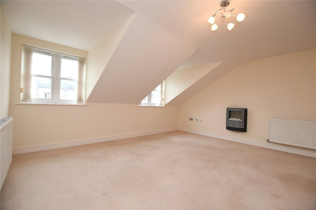 Property photo 3 of 11 Picture No. 31