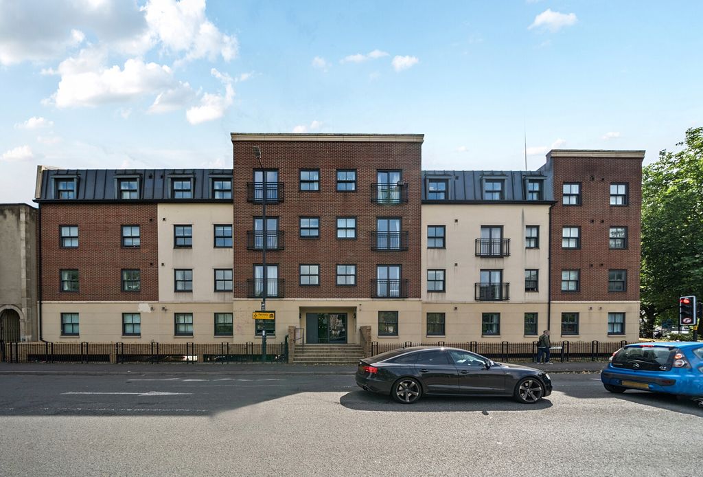 Property photo 3 of 15 1301471-1-6838909...