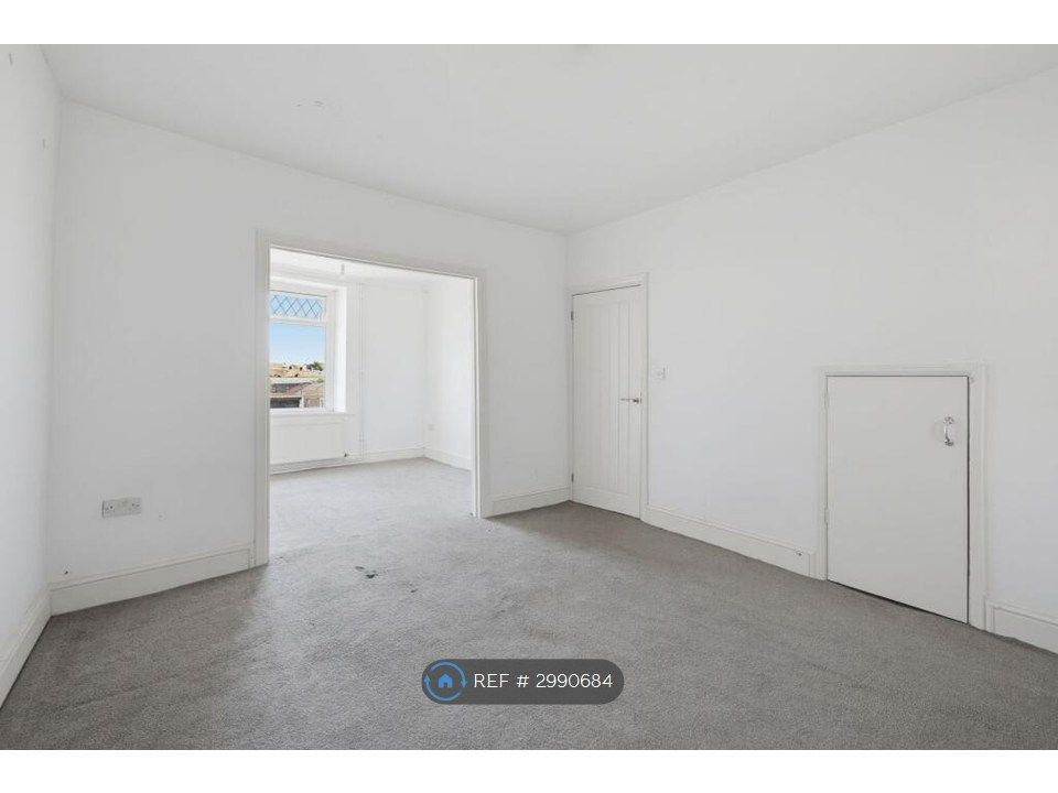 Property photo 3 of 15 Downstair Living Room
