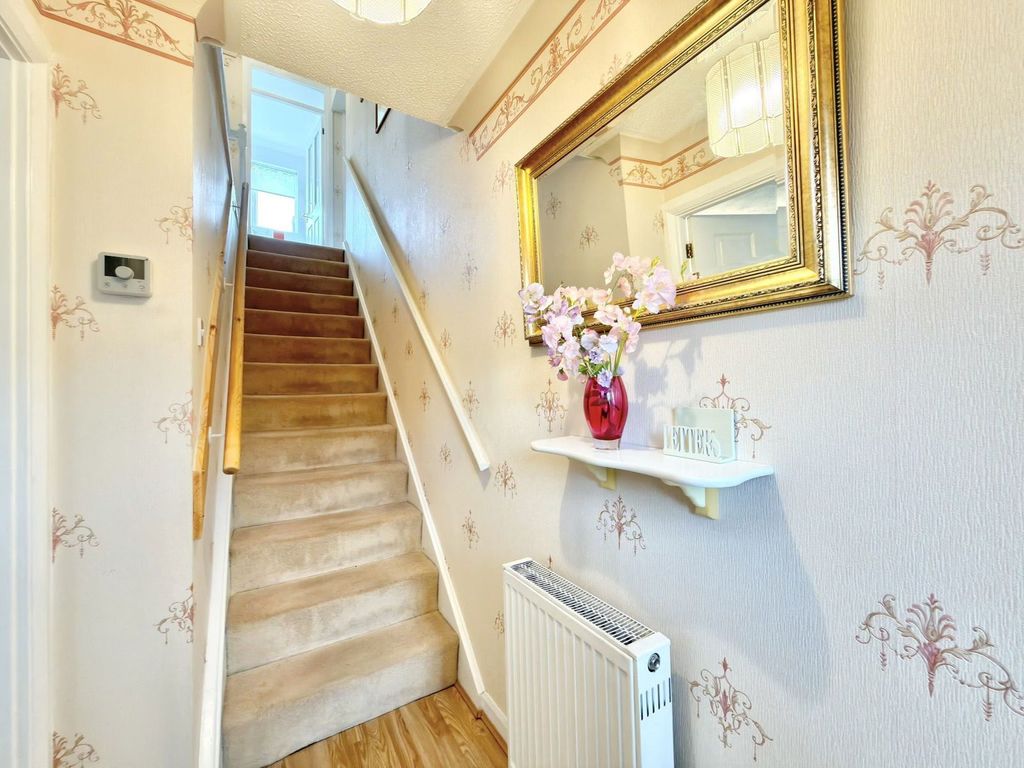 Property photo 2 of 24