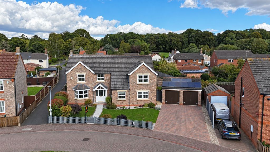 Property photo 1 of 31