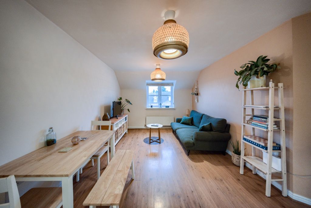 Property photo 3 of 14 Xh2A3778-Hdr(3)