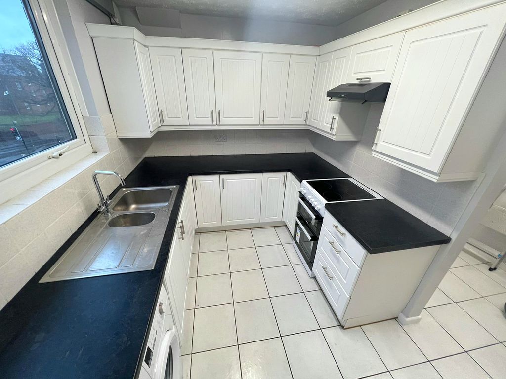 Property photo 2 of 13 Image