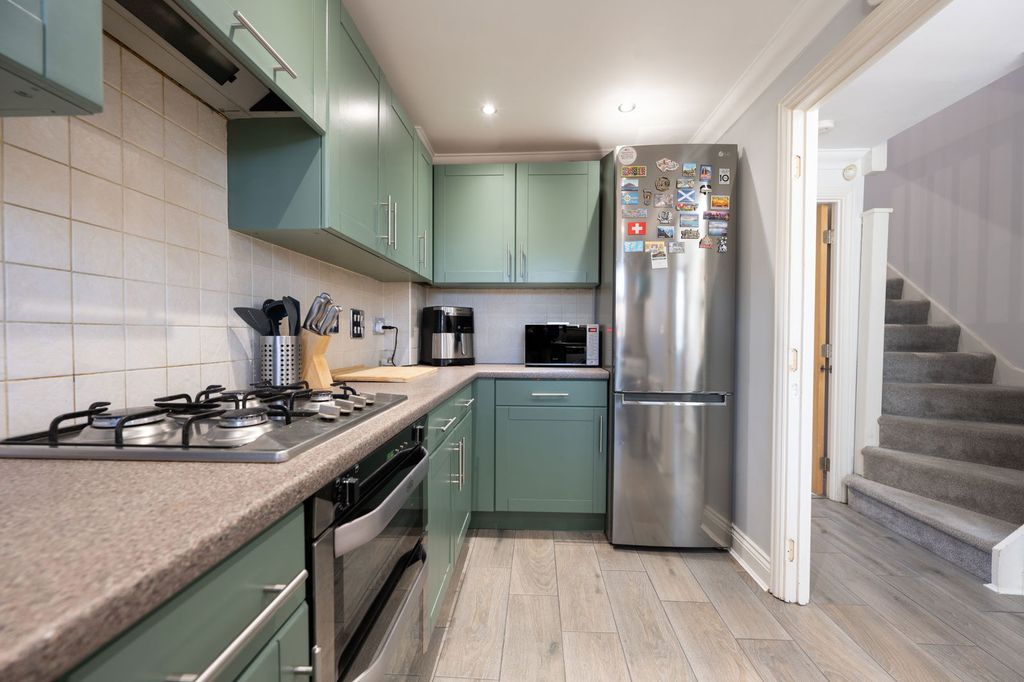 Property photo 3 of 26