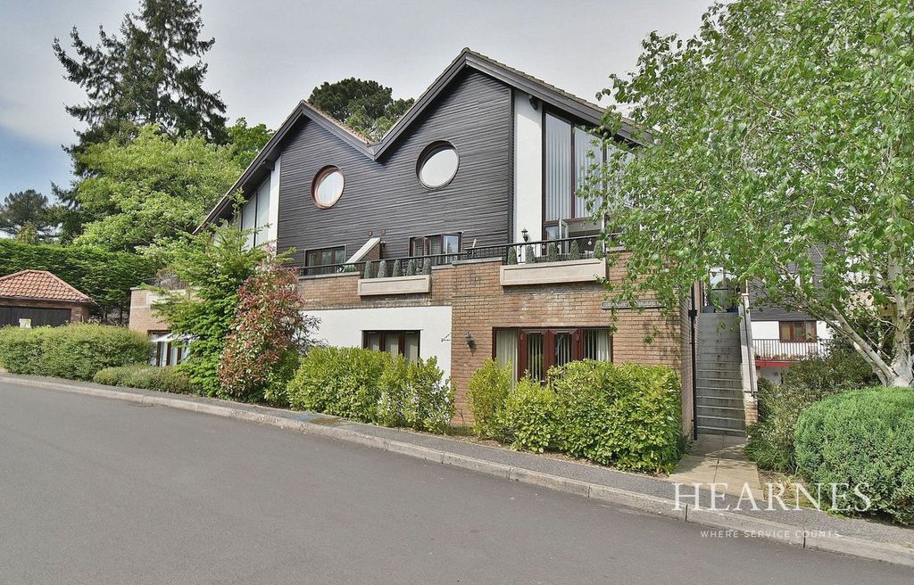 Property photo 1 of 21