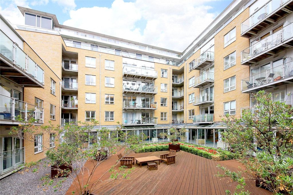 Property photo 1 of 10 Exterior