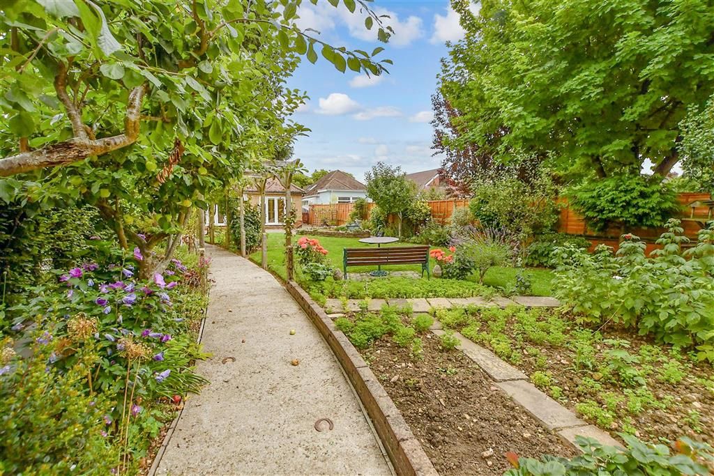 Property photo 3 of 13 Garden