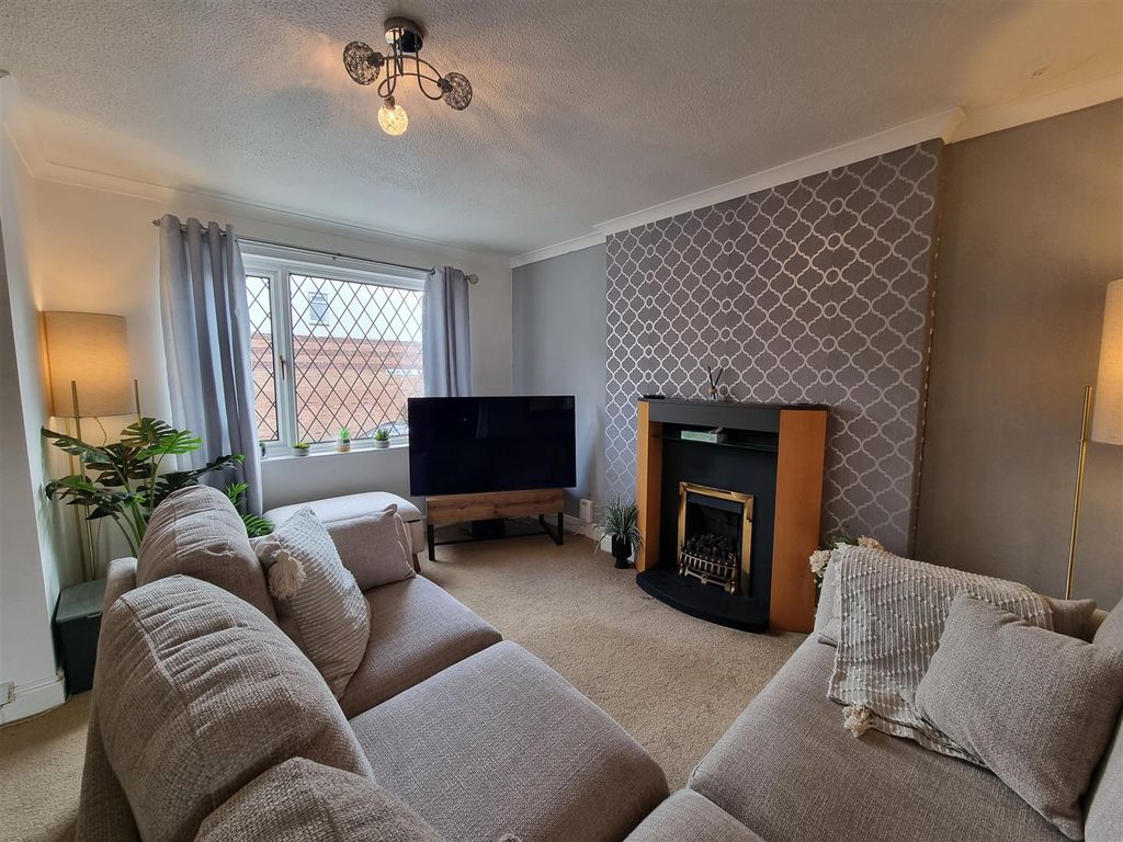 Property photo 2 of 8 86788.Jpg