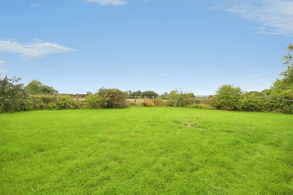 Property photo 2 of 23