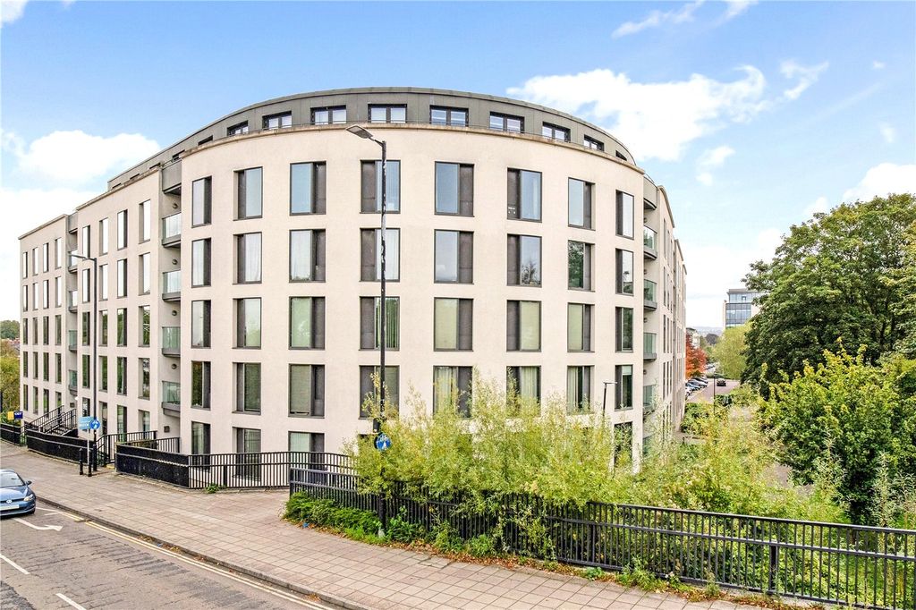 Property photo 1 of 9 Principal Shot