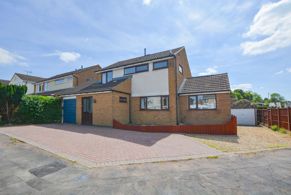 Property photo 2 of 28