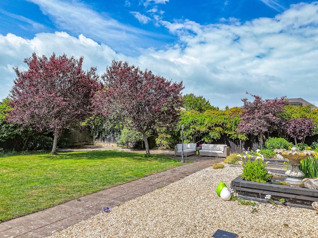 Property photo 3 of 29