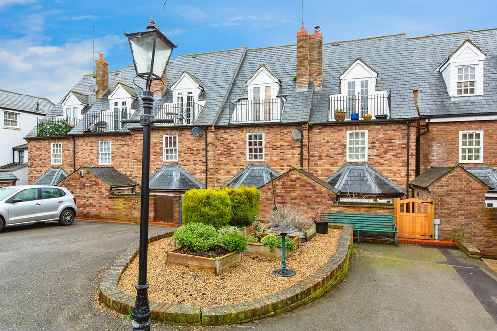 Property photo 3 of 19