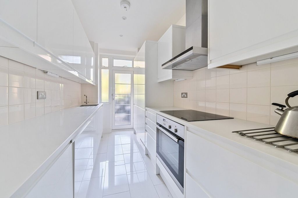 Property photo 2 of 16 Picture No. 06