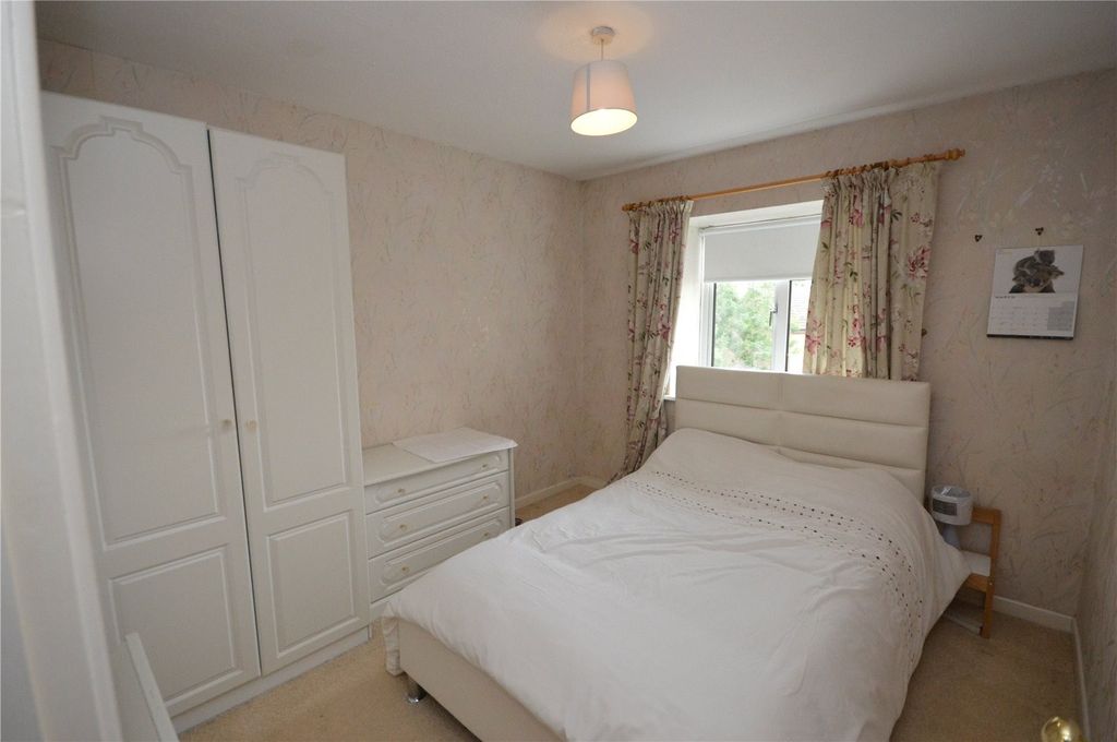 Property photo 2 of 5 Bedroom 2.Jpg