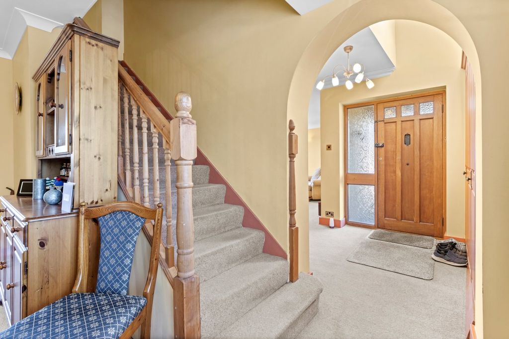 Property photo 3 of 42