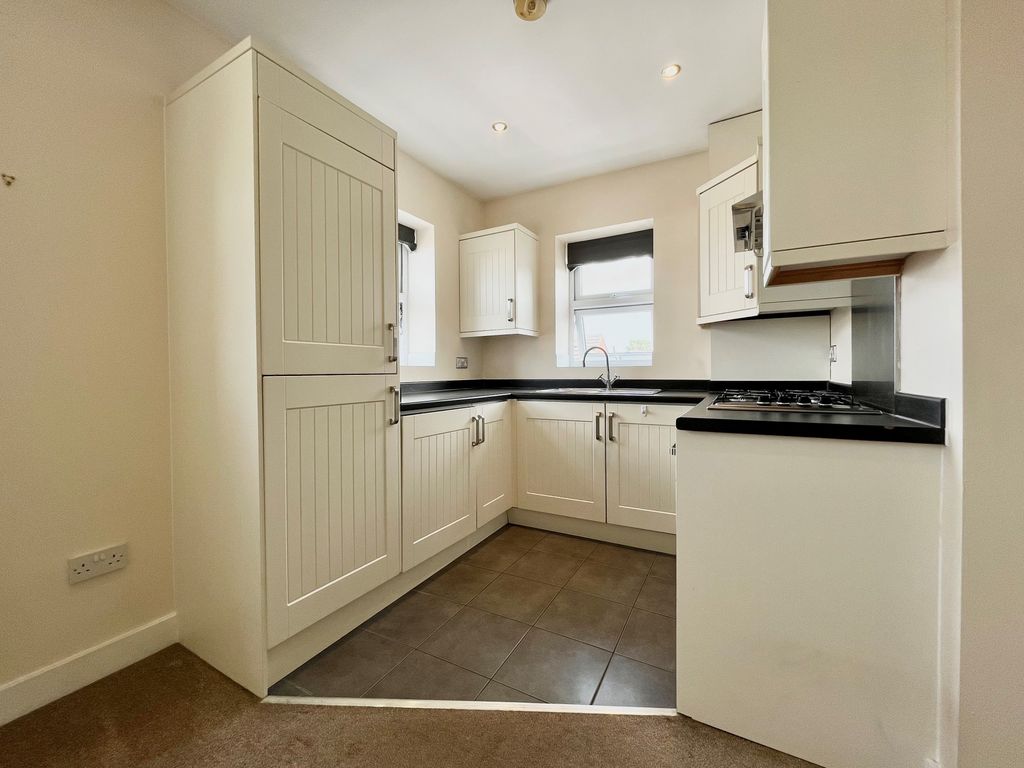 Property photo 3 of 7 Kitchen