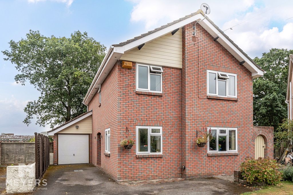 Property photo 3 of 18