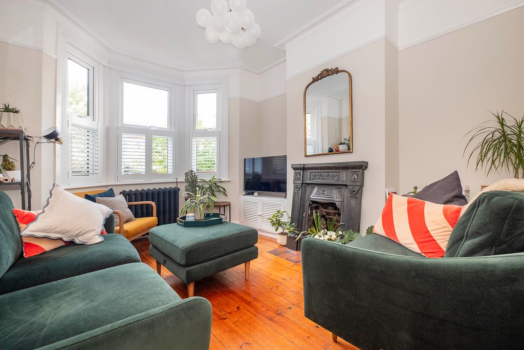 Property photo 3 of 20