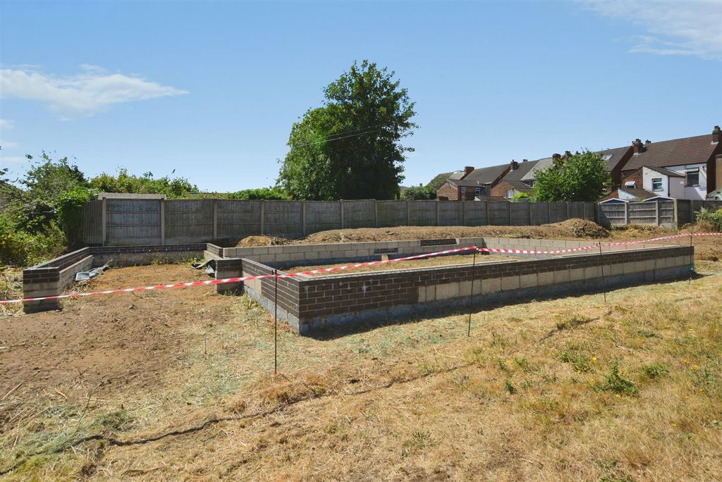 Property photo 3 of 3 Plot