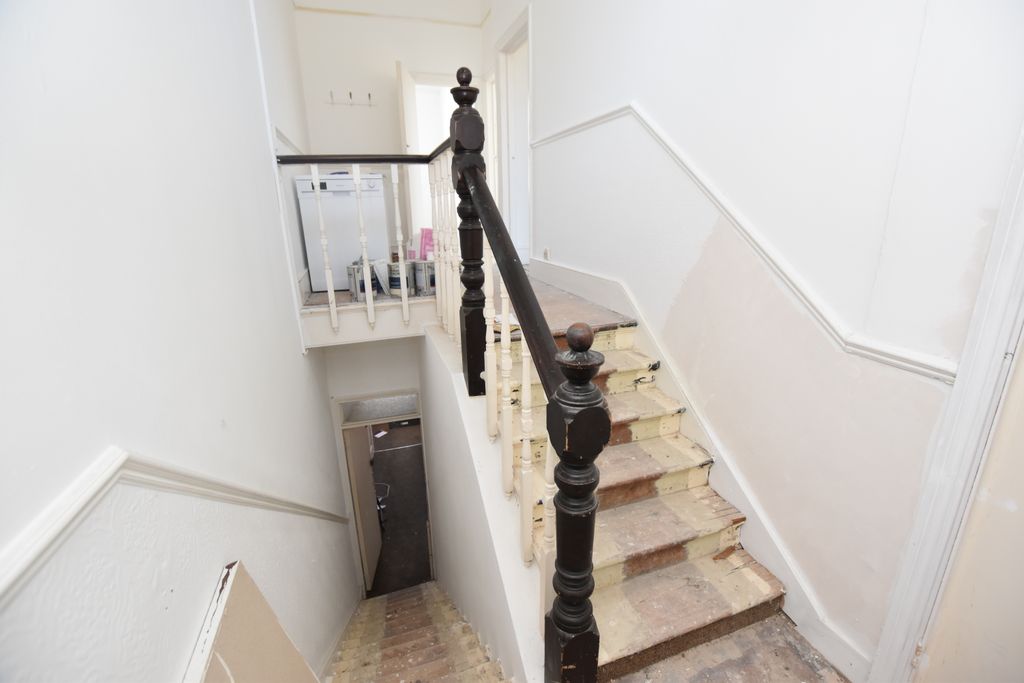 Property photo 3 of 20