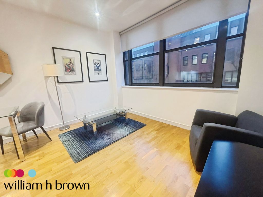 Property photo 1 of 8 Living Room