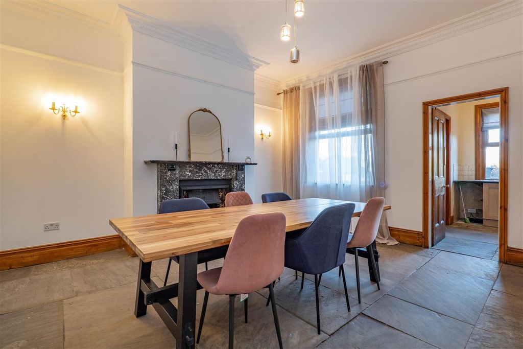 Property photo 3 of 28 Dining Room