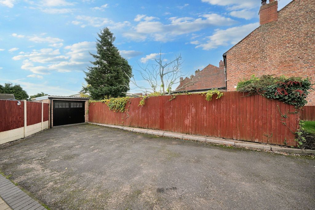 Property photo 3 of 24