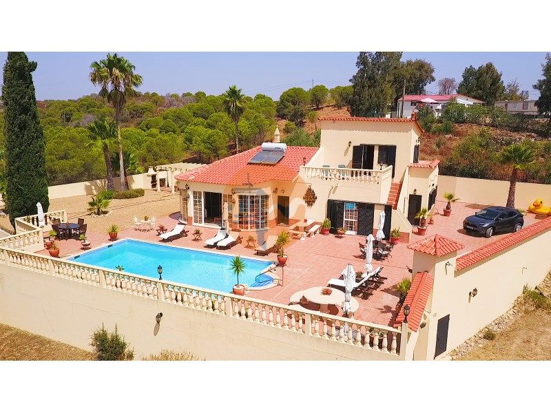 Property photo 2 of 54