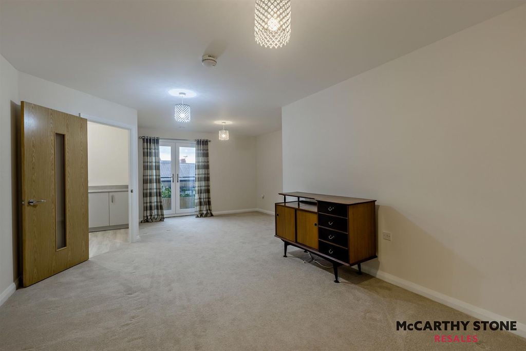 Property photo 1 of 40 Lounge
