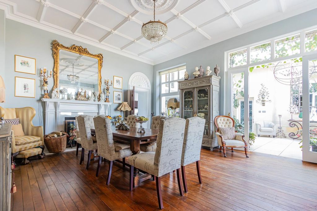 Property photo 2 of 21 Dining Room