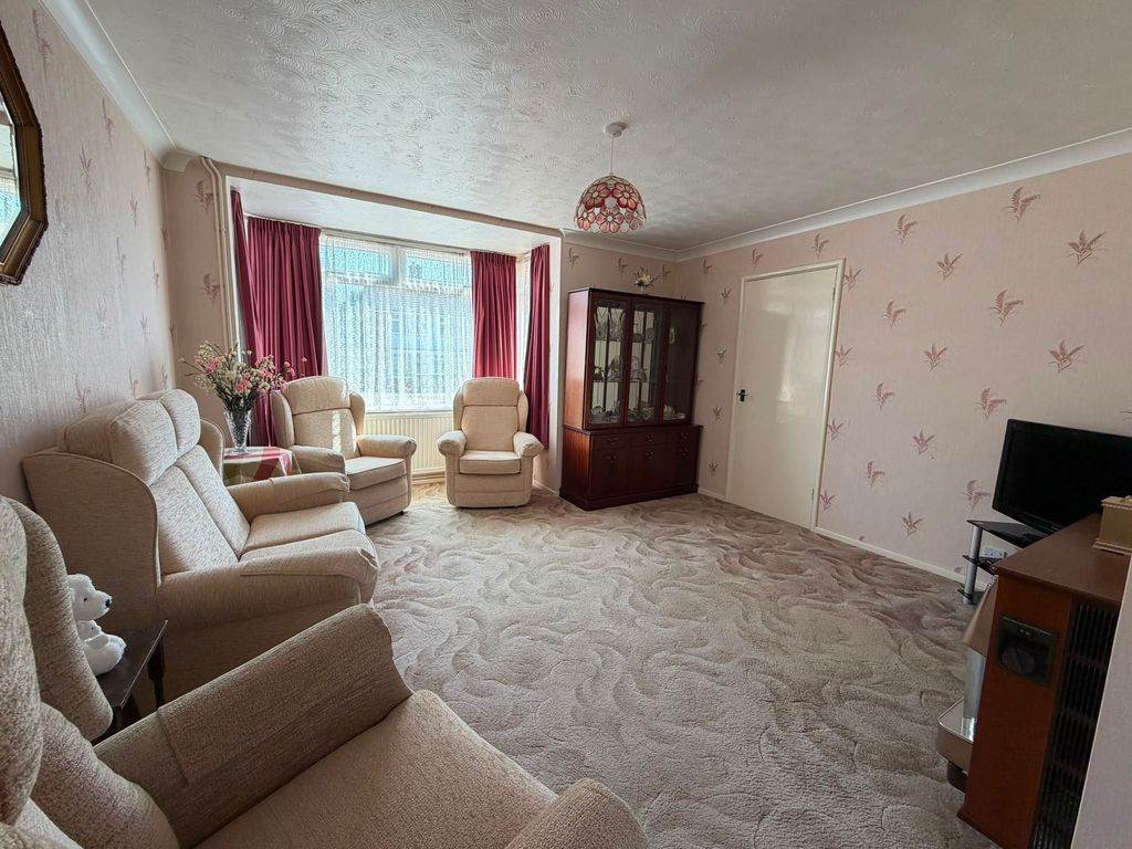 Property photo 2 of 11