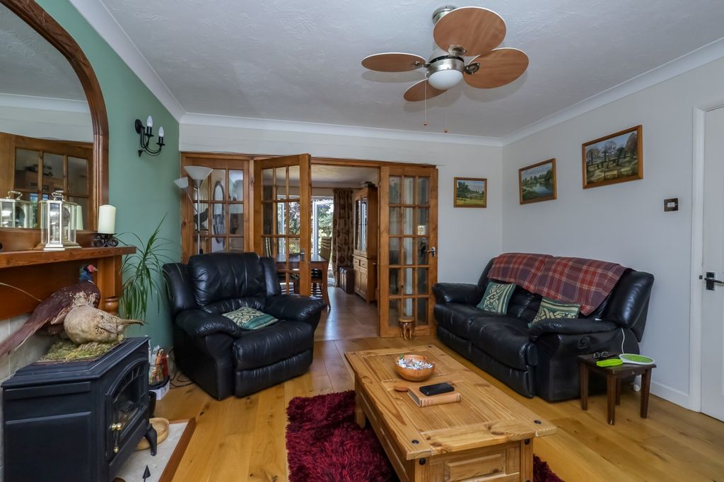 Property photo 3 of 28