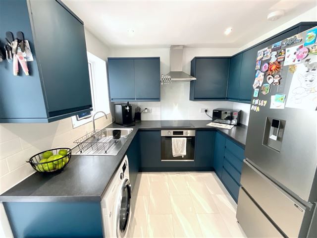 Property photo 2 of 21 Kitchen