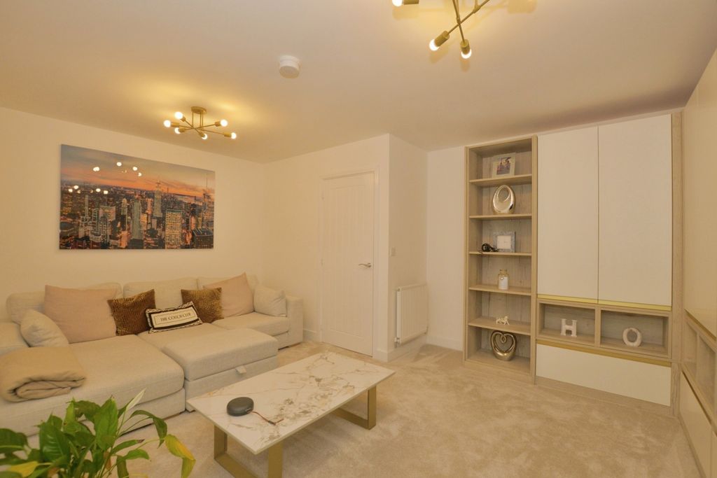 Property photo 3 of 20 Pbox-Img.Jpg