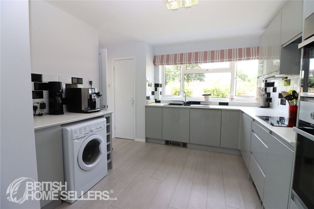 Property photo 3 of 17 Picture No. 16