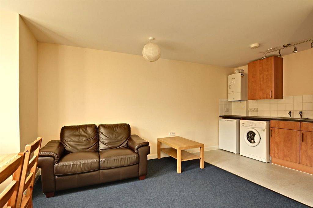 Property photo 3 of 6