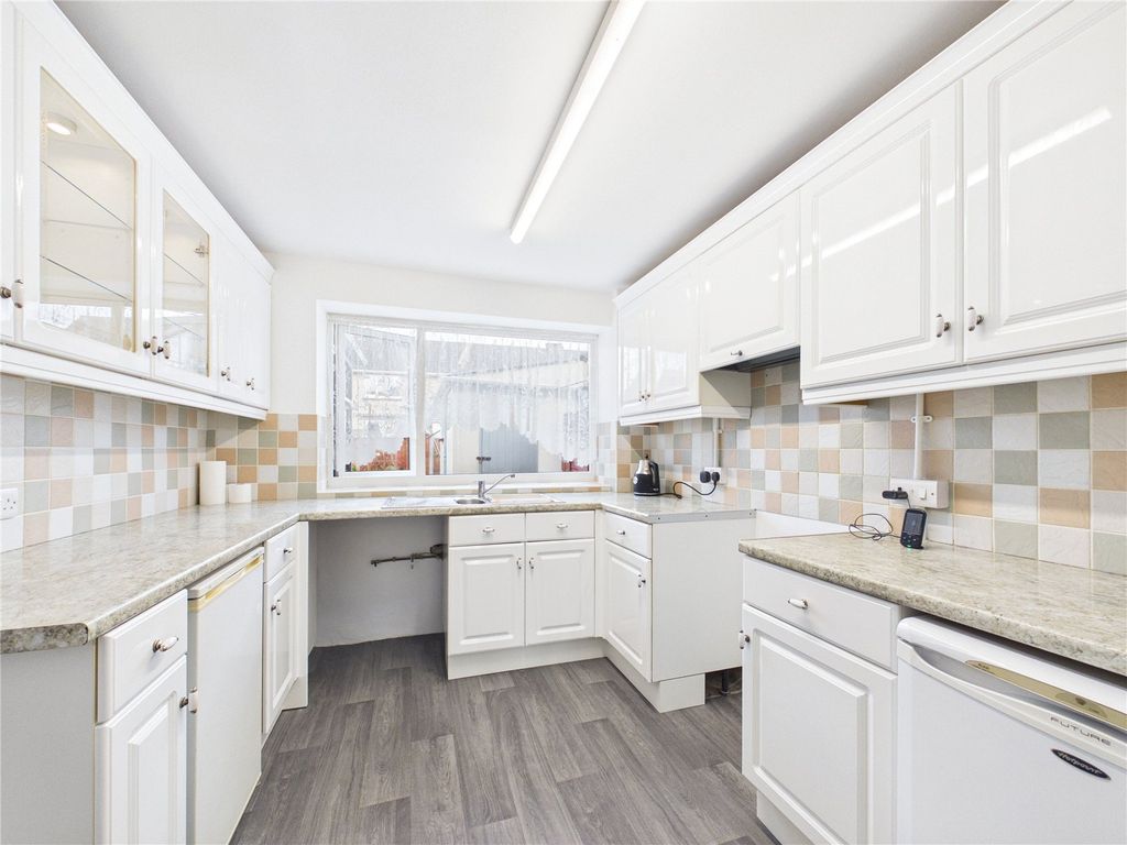 Property photo 3 of 13 Picture No. 11