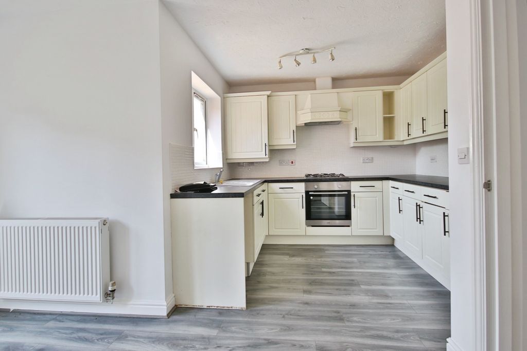 Property photo 2 of 24 4038605