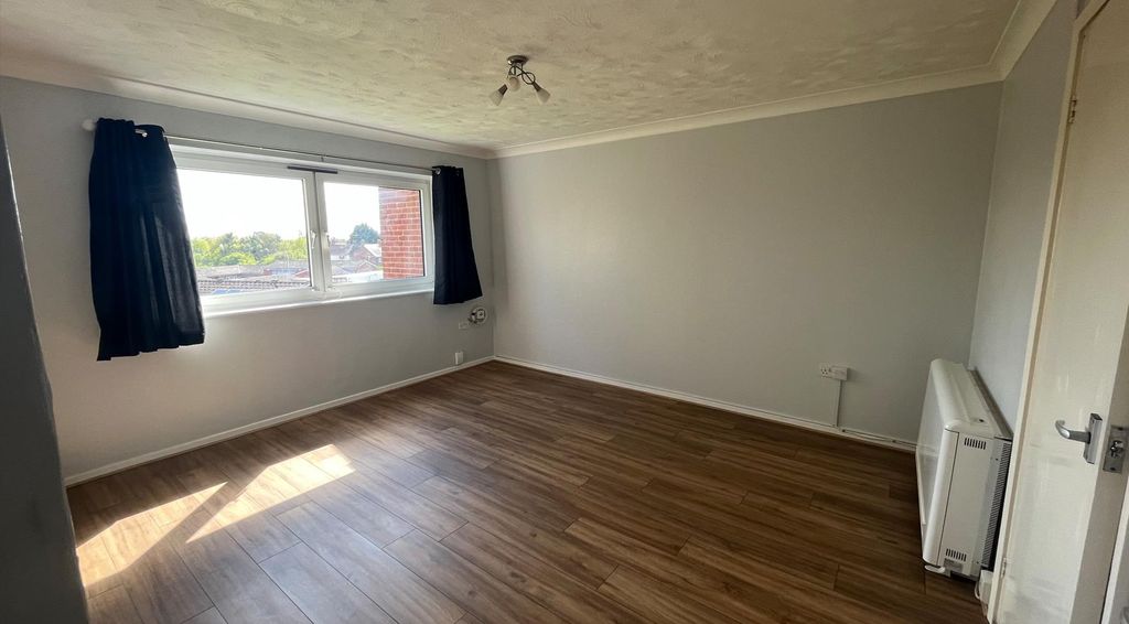 Property photo 3 of 6 Living Room