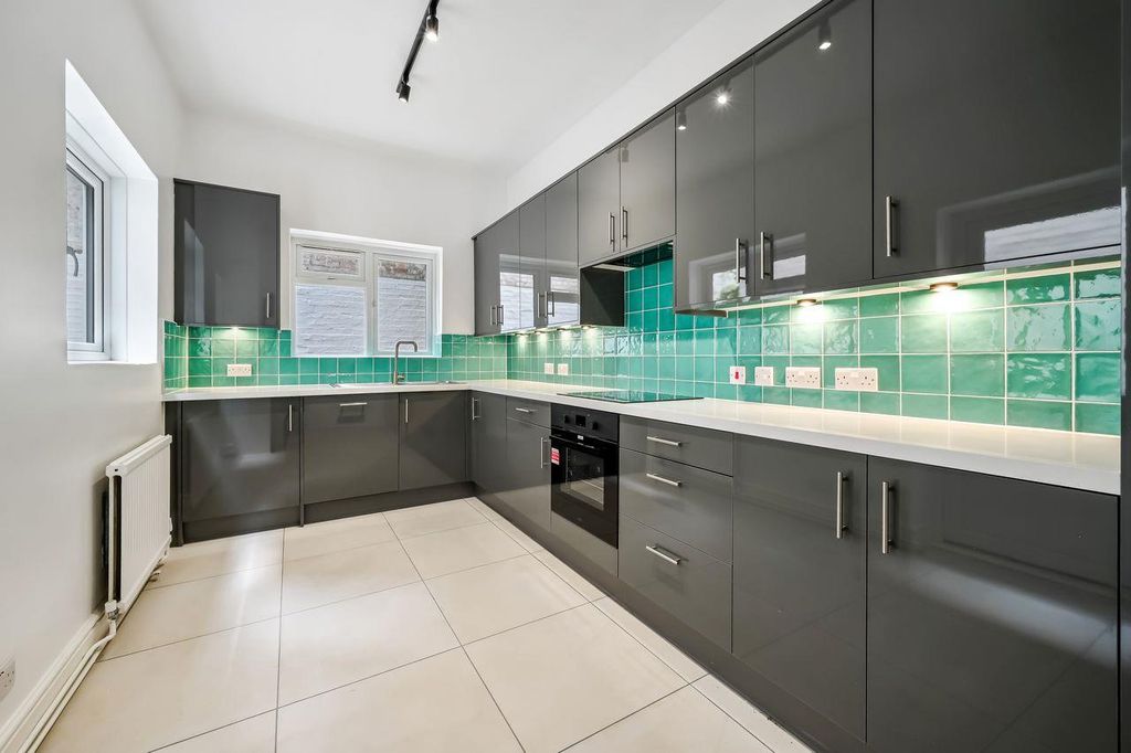 Property photo 2 of 14 Kitchen Breakfast Room