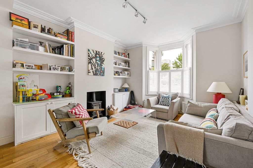 Property photo 1 of 11