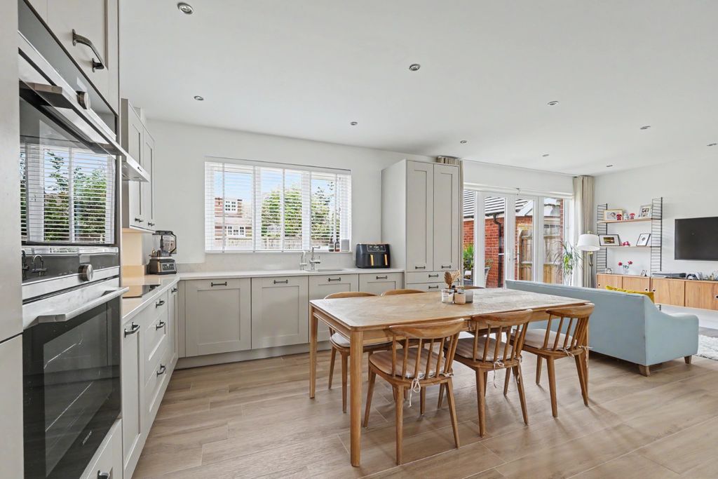 Property photo 3 of 25 5284366