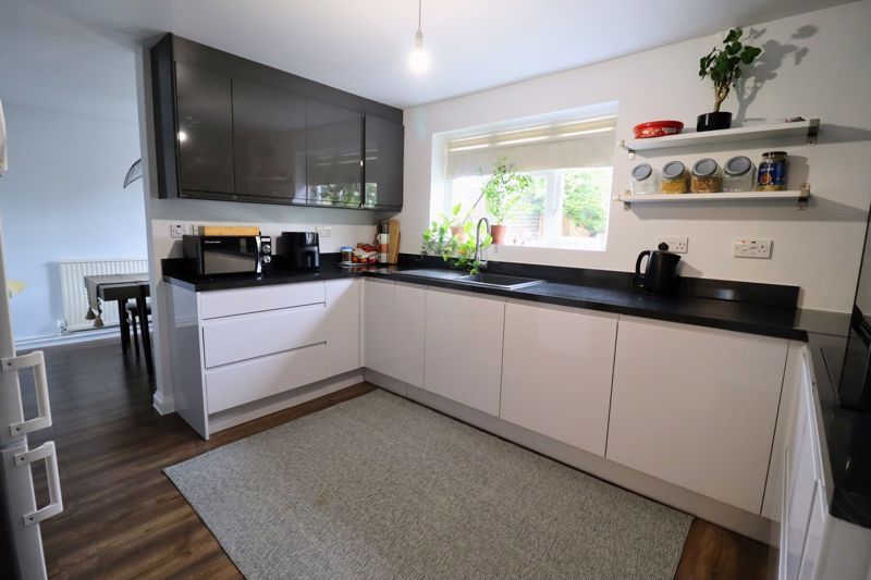 Property photo 3 of 17 Kitchen