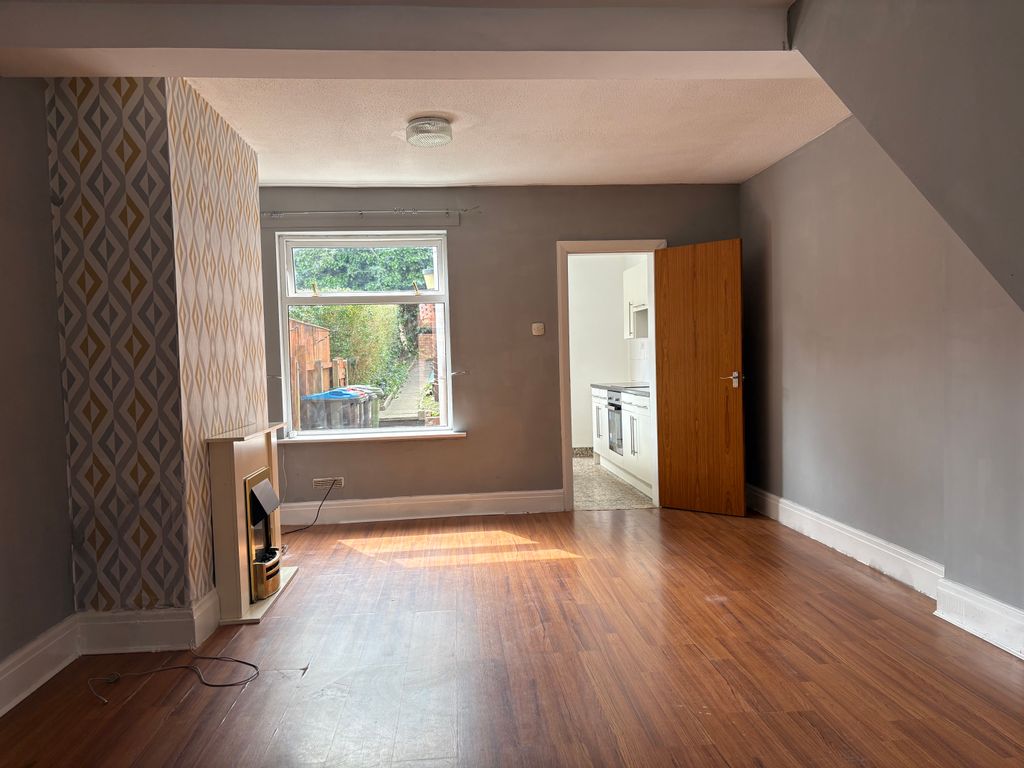 Property photo 2 of 18 Bedroom 1