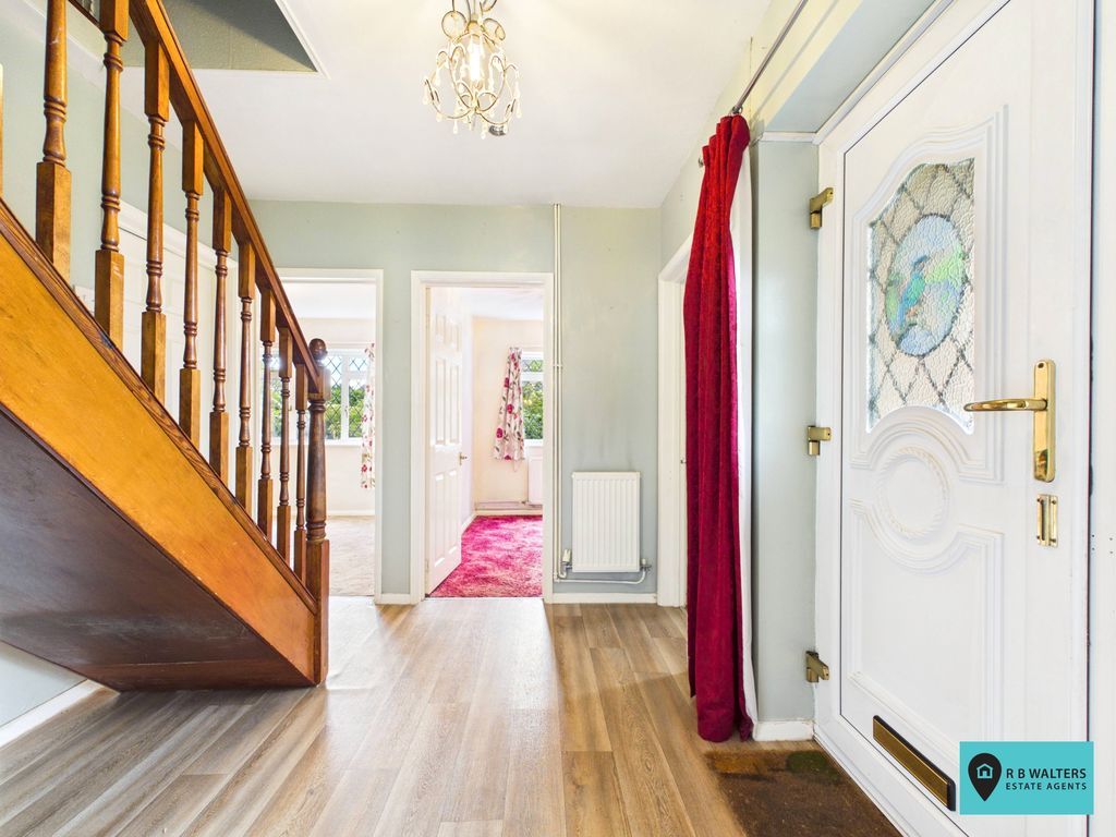 Property photo 2 of 23 Hallway