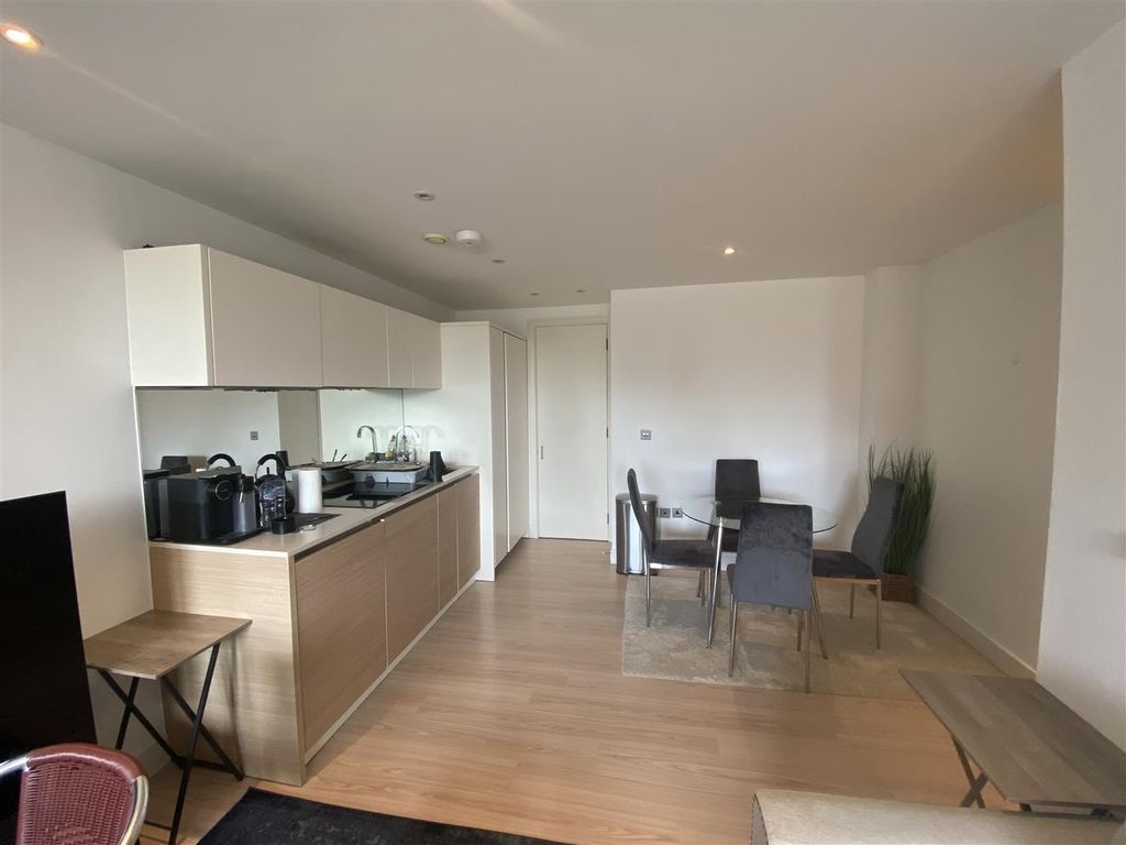 Property photo 3 of 12 Gunwhard Dining.Jpeg