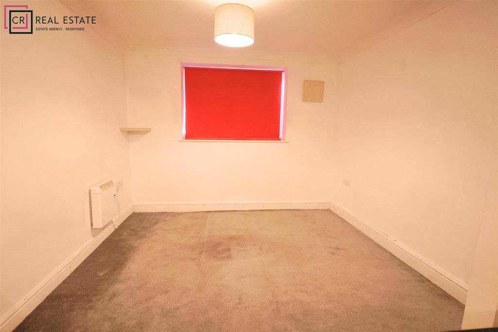 Property photo 3 of 7 Lounge